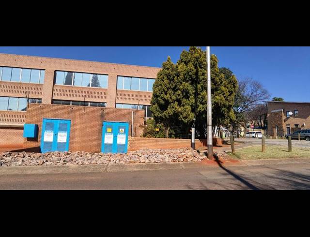 BUSINESS PROPERTY TO RENT IN LYNNWOOD